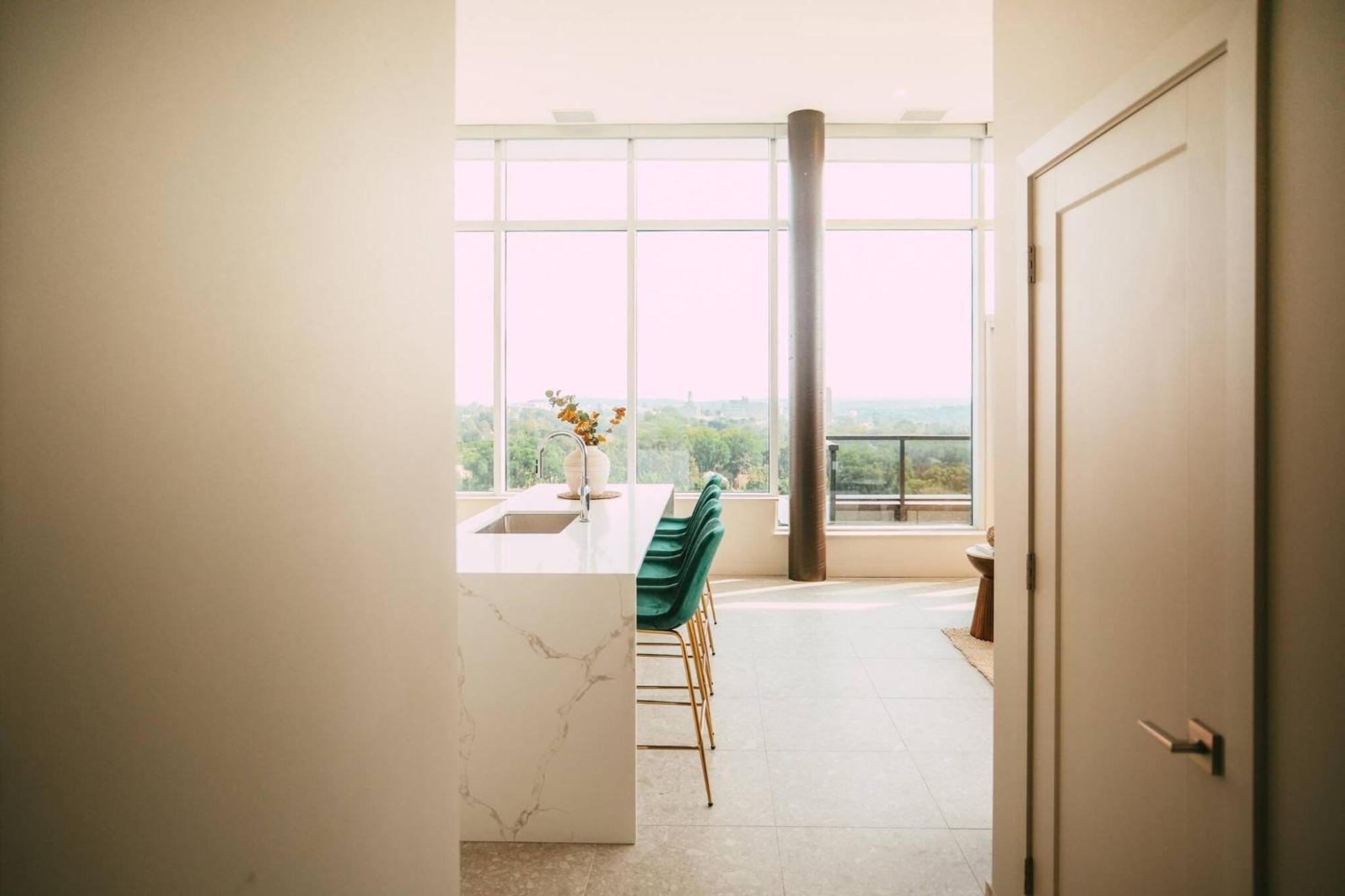 New - Luxury 2Br Penthouse Apt In Central Χάλιφαξ Εξωτερικό φωτογραφία